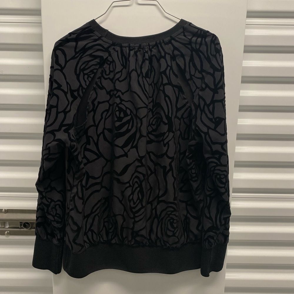 Fabletics rose print sweater - Picture 2 of 5